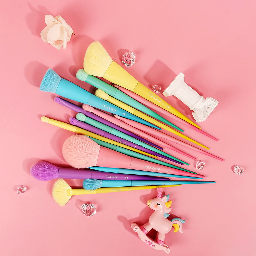 Dreaming of Unicorns - 17 Piece of Makeup Brush Set with 4pcs Makeup Sponges