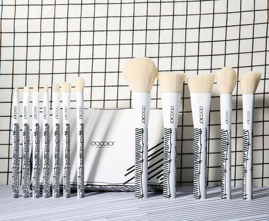 (Only ship to US)Comic 2D White Makeup Brush Set