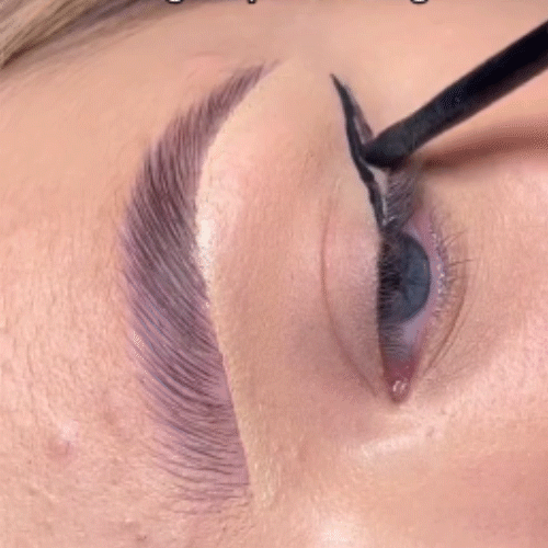 Makeup Hack: Use card to get a perfect wing?