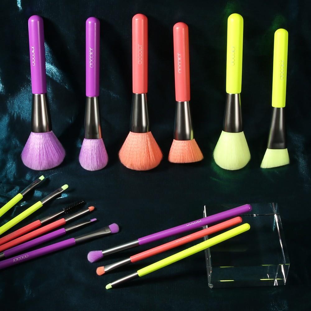 Beauty Creations The Neon Pink 24 Pcs Brush Set